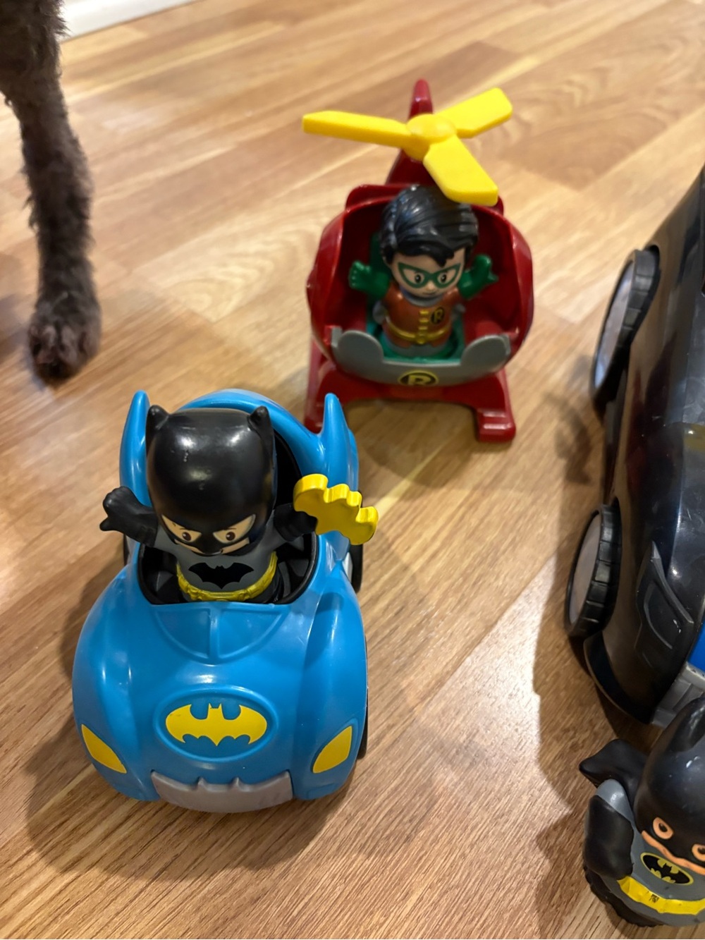 Fisher-Price little people Batman Batmobile Playset with DC Character Figures - Picture 5 of 7